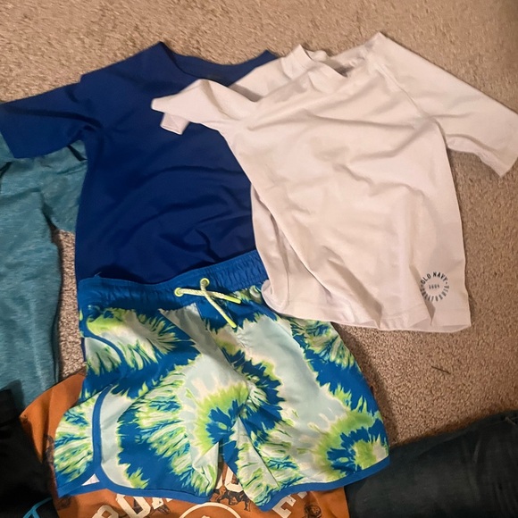 Size 5T Bundle Nike H&M, Old Navy, Target, champion - Picture 5 of 10